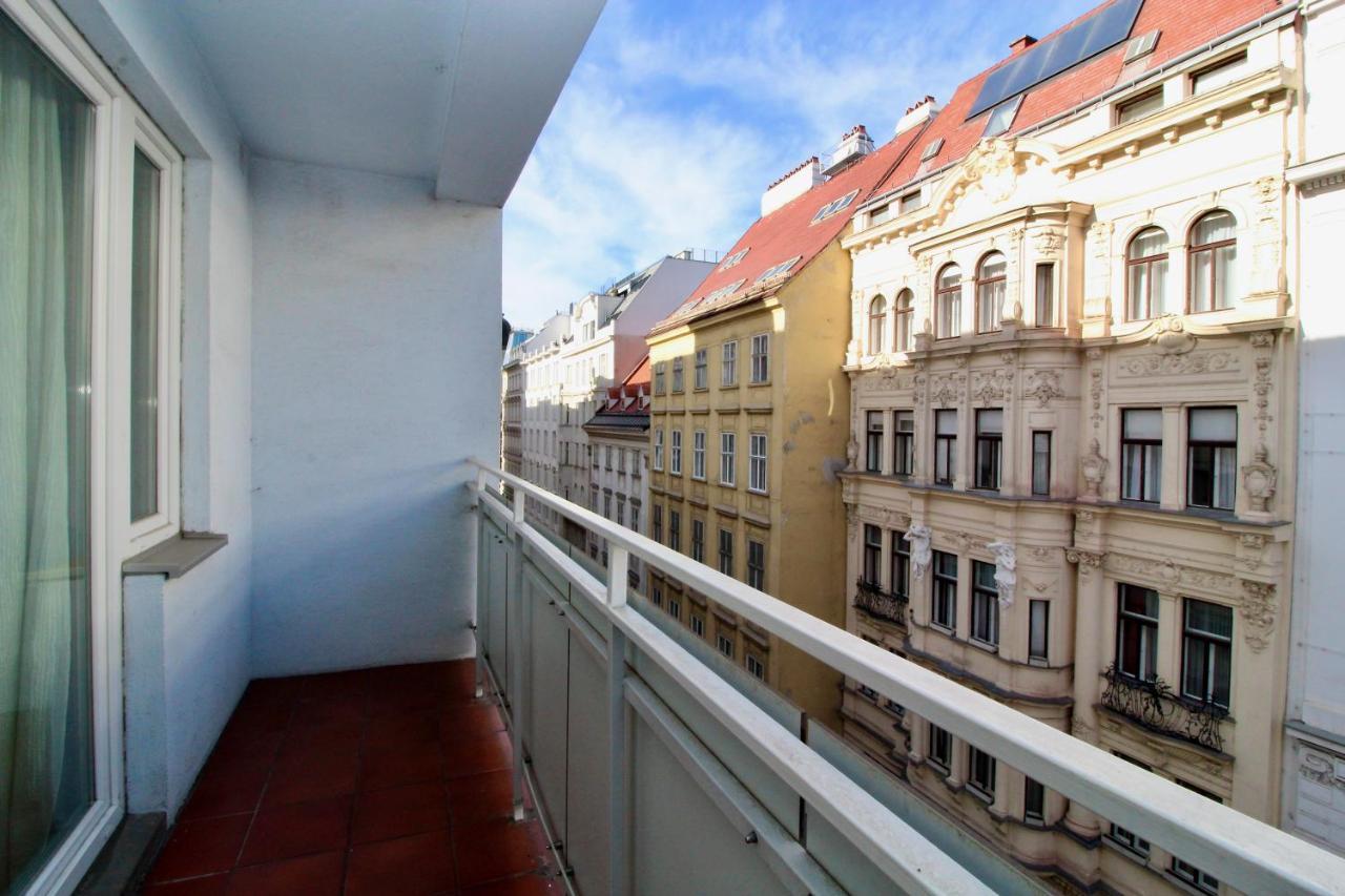 Balcony Apartment - Next To Opera 비엔나 외부 사진